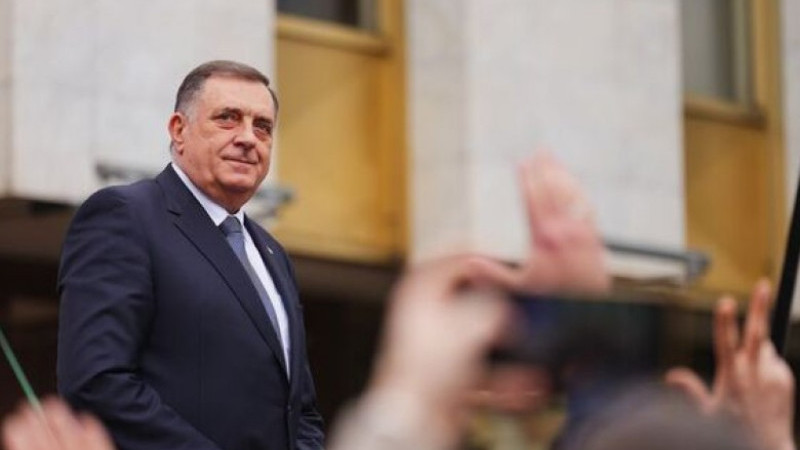 Bosna Hersek, Sırp lider Dodik'in yakalanmaması için verilen kararın gözden geçirilmesini istedi