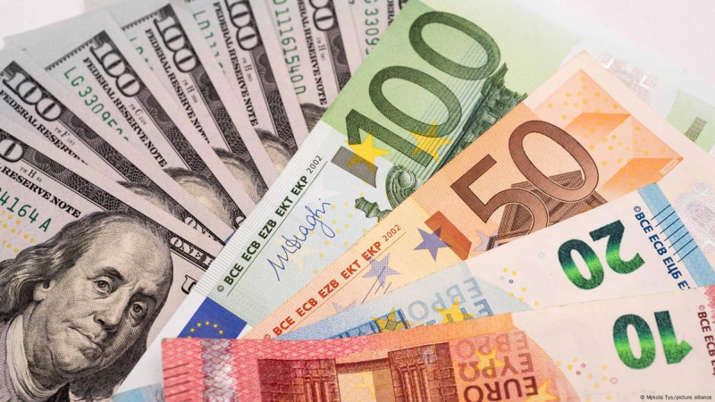 Avro, dolar karşısında son üç yılın en yüksek seviyesine ulaştı