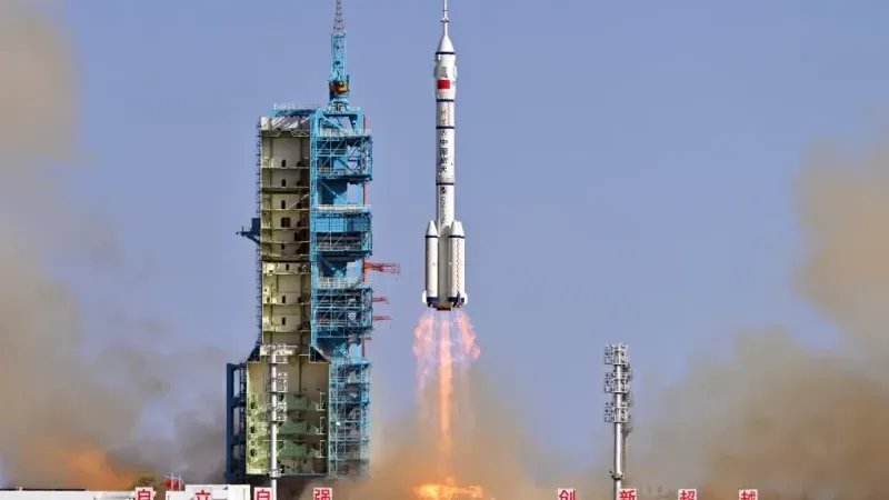 Çin, Shenzhou-20 uzay aracını fırlattı: Üç astronot 6 aylık görev için uzayda