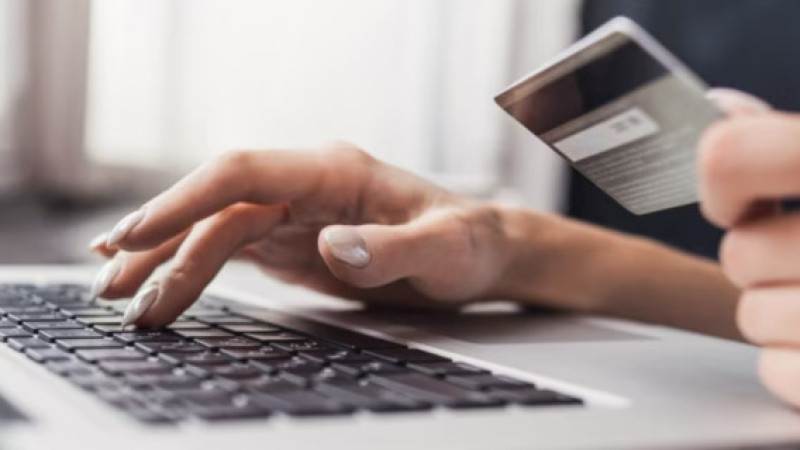 Vatandaşların bankalardaki hesap sayısı giderek azalıyor