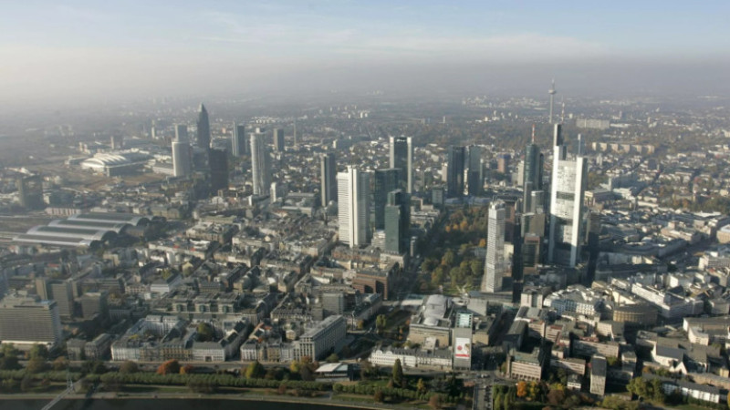 Vergiler nedeniyle Euro Bölgesi'nde tüketici güveni 18 ayın en düşük seviyesine geriledi