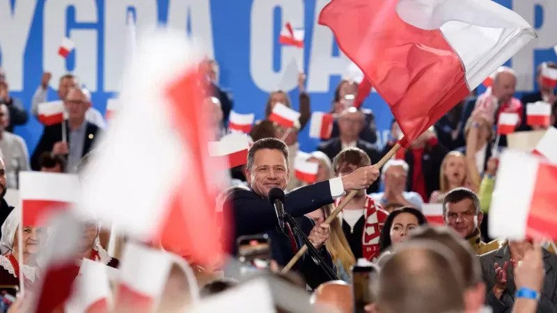 Polonya seçimlerinde ilk turun galibi AB yanlısı Rafał Trzaskowski oldu