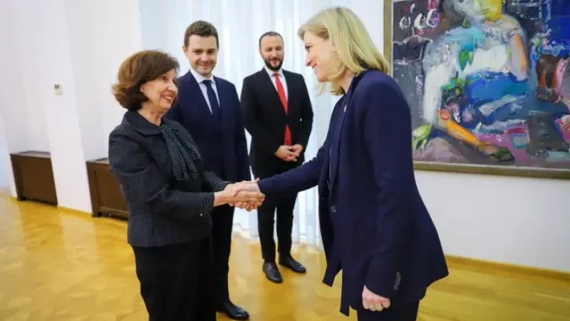 Silyanovska-Davkova'dan Meinl-Reisinger'e: “Brüksel’e doğru Makedonya maratonu sonlandırılmalı”