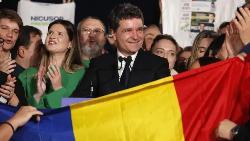 Romanya seçimlerini Avrupa yanlısı aday Nicușor Dan kazandı
