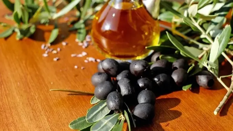 Siyah zeytin: Günde yedi adetle sağlığınızı destekleyin