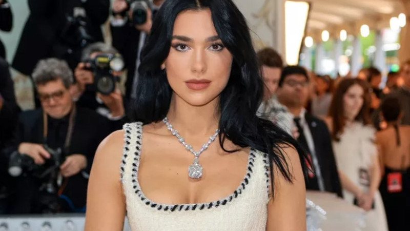 Dua Lipa, Kosova'ya geliyor