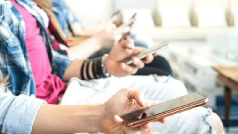 O uygulama telefonun  ömrünü kısaltıyor: Teknoloji  devinden  kritik uyarı!