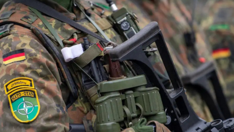 NATO'dan Almanya'ya 40 bin askerlik yeni talep