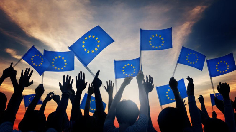 Eurobarometre: Avrupa Birliği'ne güven son 18 yılın zirvesinde