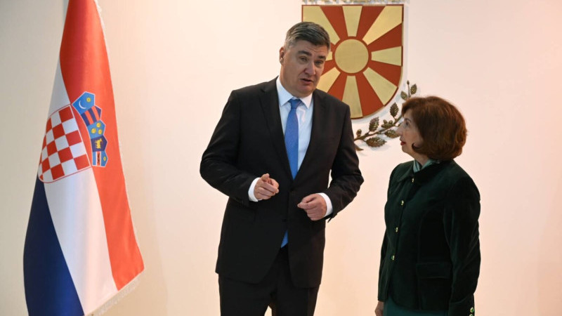 Milanoviç’ten Kuzey Makedonya’ya AB mesajı: Zorlamalara boyun eğmeyin