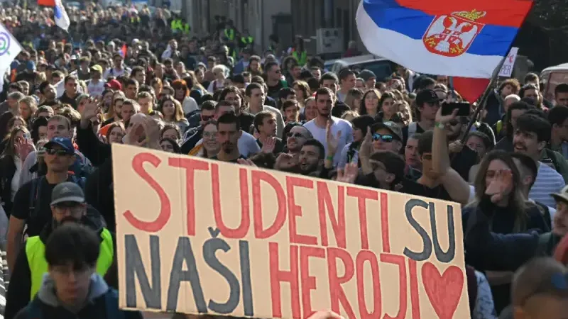Sırbistan’da üniversite öğrencileri sandık istiyor