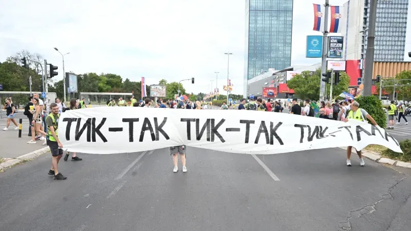Vuçiç: “Şiddet kaçınılmaz, polis hazır” – Öğrencilerin Vidovdan protestosu başlıyor