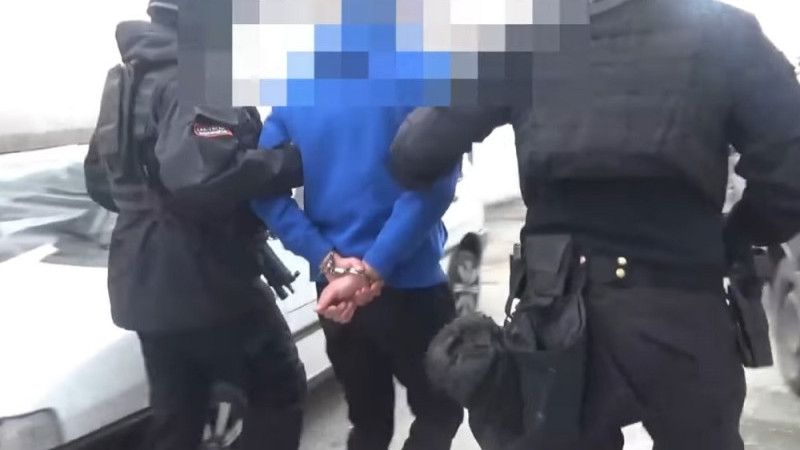 Sahte ikamet mühürleri: İştip'te dört Türk vatandaşı yakalandı!