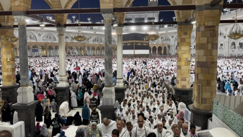 Suudi Arabistan'da 75 bini aşkın kişi hac kuralları ihlali nedeniyle geri gönderildi