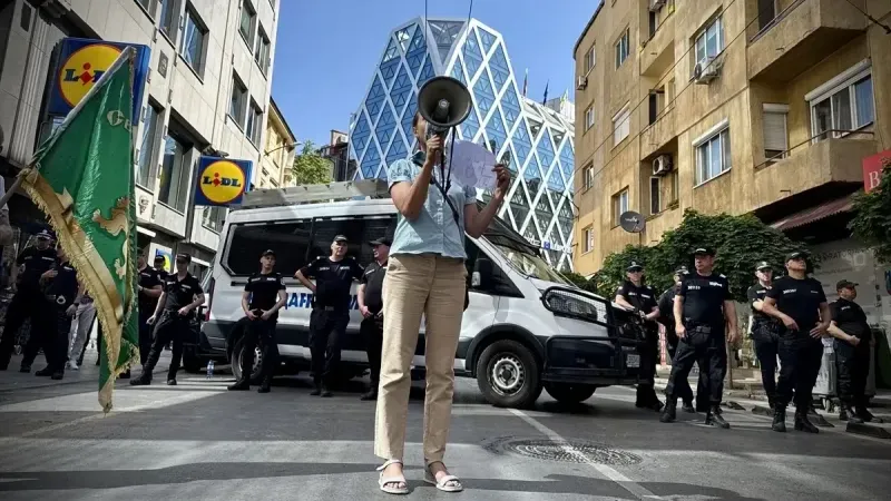 Bulgaristan'da avro geçişine protesto
