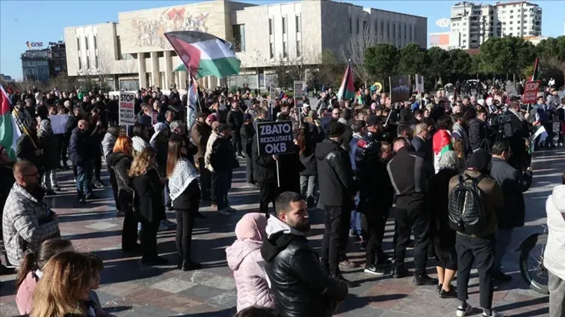 Tiran'da Filistin'e destek gösterisi düzenlendi