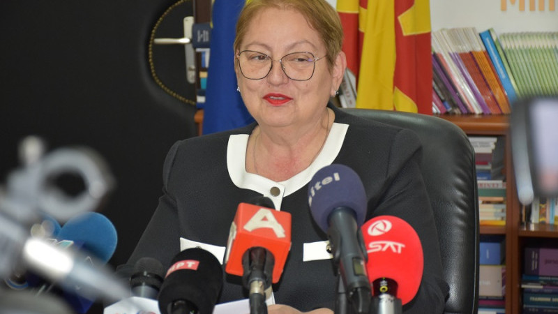 Bakan Janevska'dan öğrencilere yaz tatili mesajı: “İyi dinlenin, kendinizi geliştirmeyi unutmayın