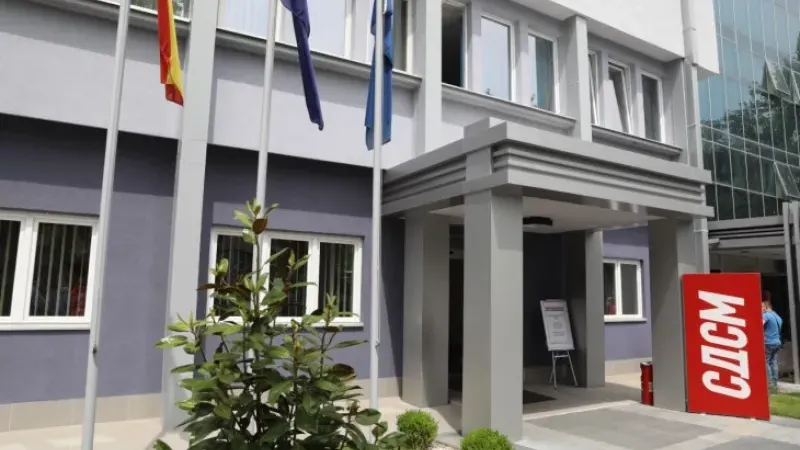 SDSM, Komiser Kos'tan dikkatli olmasını istedi