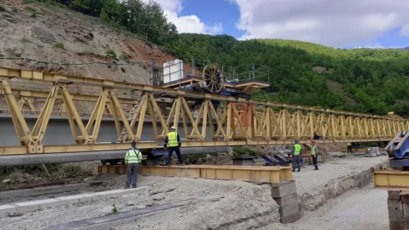 Klimeştani-Ohri otoyolu yaz sonunda açılıyor: 1.200 işçiyle dev çalışma
