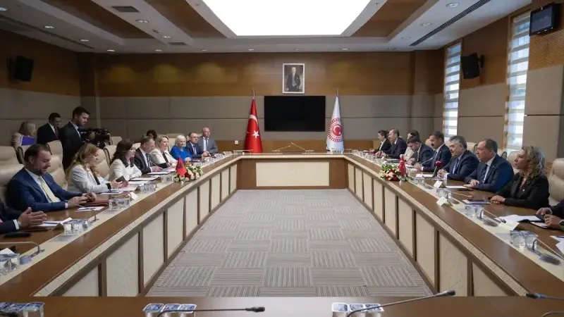 Arnavutluk ve Türkiye İlişkileri güçleniyor