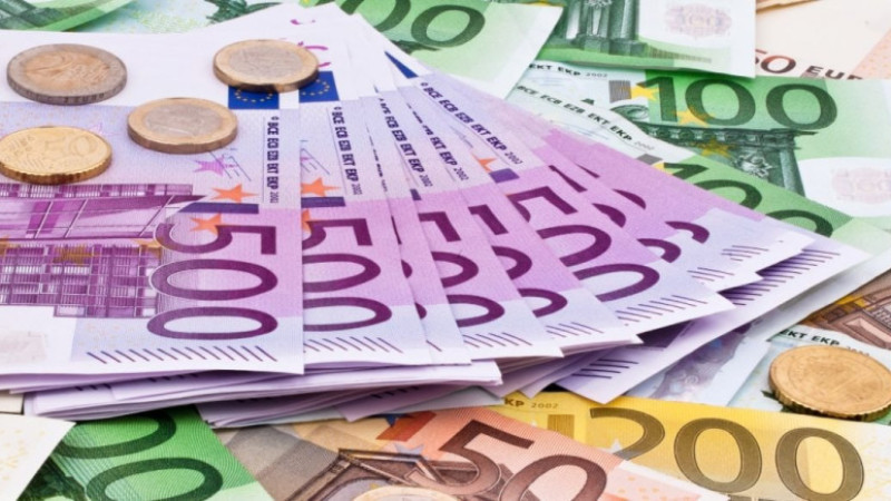 Bir yılda mevduat 1,14 milyar, krediler ise 976 milyon avro arttı