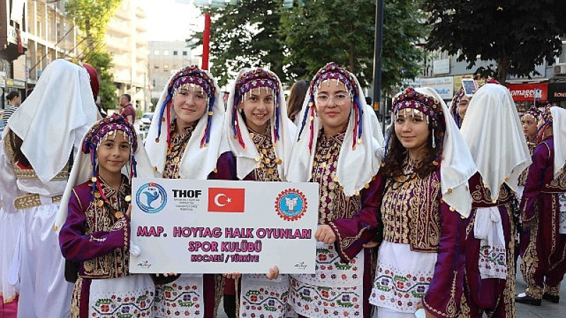 Kocaeli'de 2. Balkan Halk Oyunları rüzgârı esti