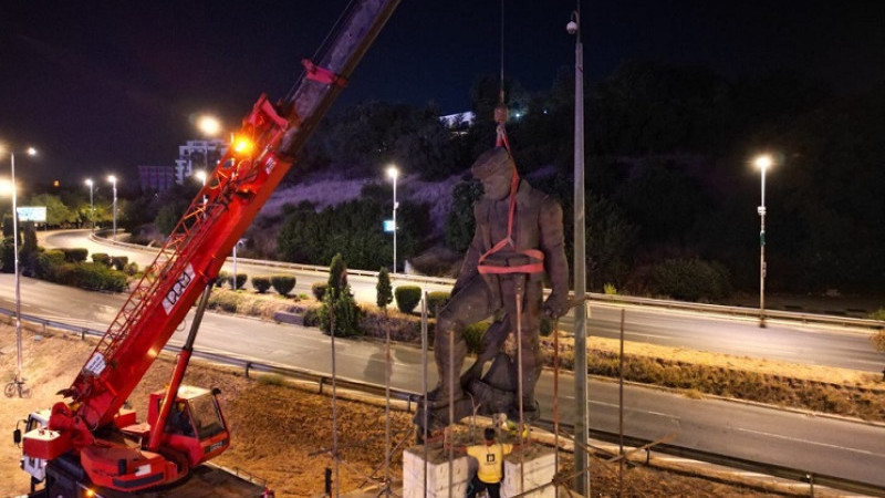 Üsküp'te tartışmalı Köseto anıtı geri döndü