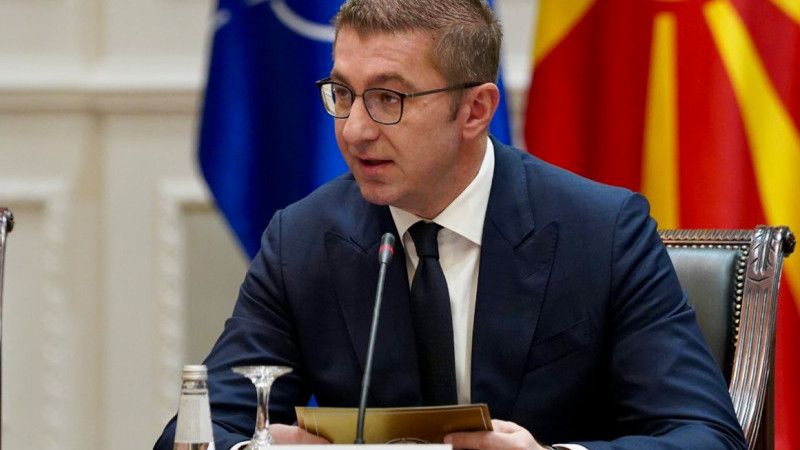 Mickoski’den geri adım: Bekârlara vergi yok