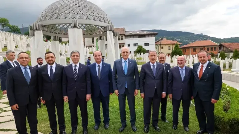 TBMM Başkanı Numan Kurtulmuş, Aliya İzzetbegoviç'in kabrini ziyaret etti