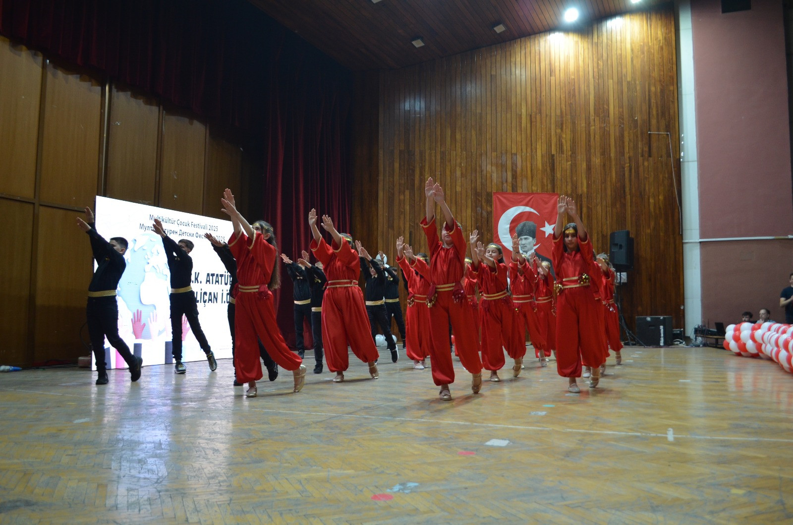 Üsküp'te 23 Nisan Coşkusu