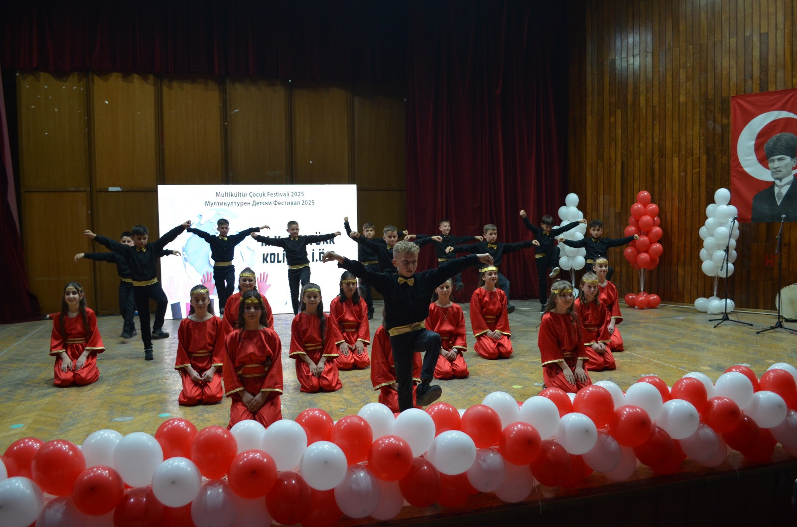 Üsküp'te 23 Nisan Coşkusu